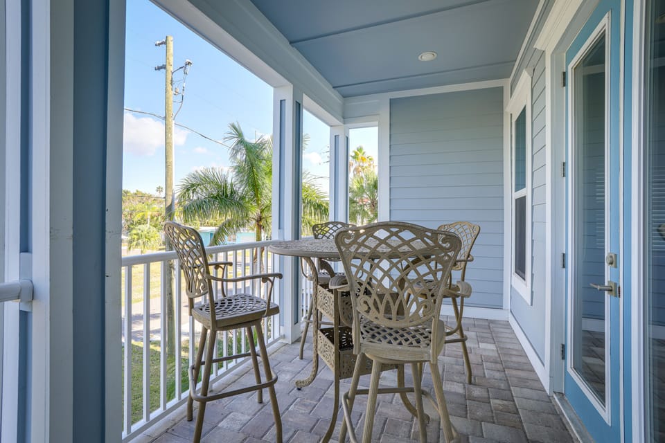 Balcony | Dining Area