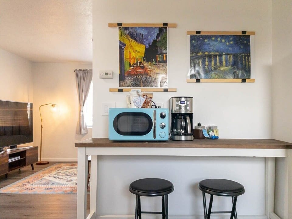 #StayInMyDistrict #BookDirect