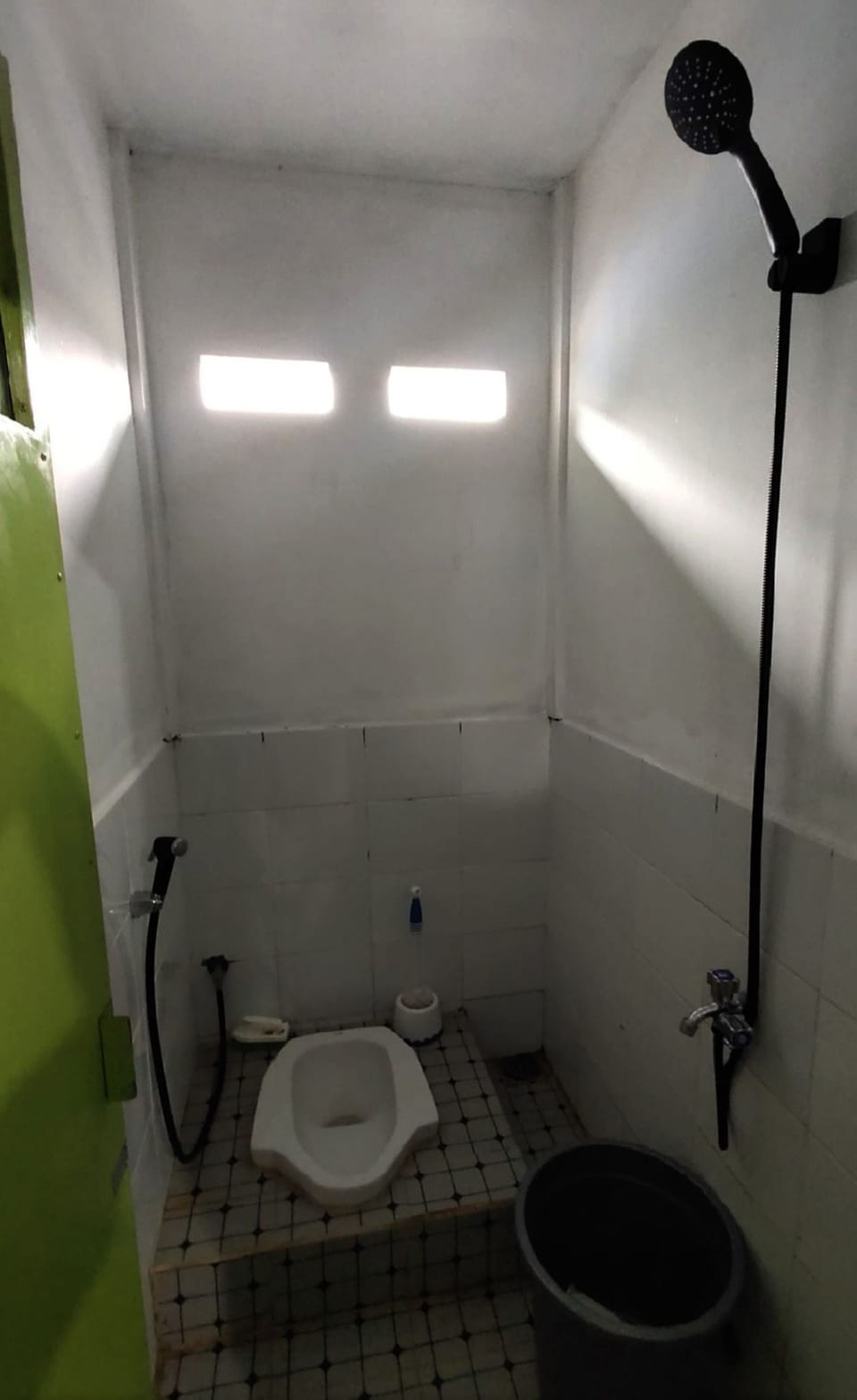 Basic Double Room | Bathroom | Shower, towels