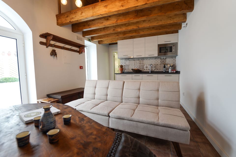 Classic Studio, 1 Bedroom | Living area