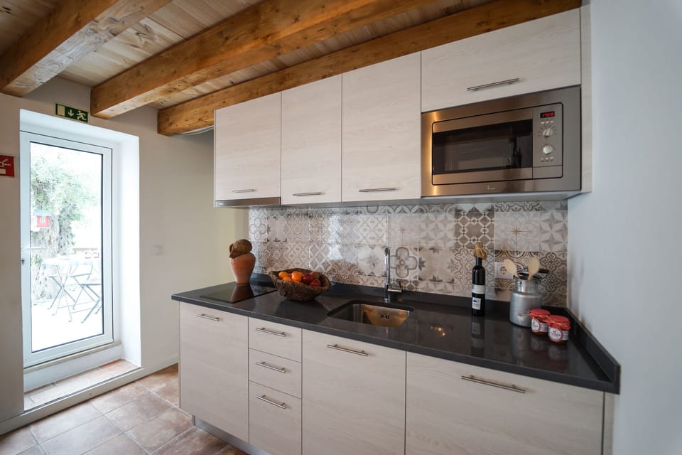 Classic Studio, 1 Bedroom | Private kitchen | Electric kettle