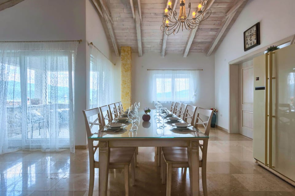 Family House, Multiple Bedrooms, Refrigerator & Microwave (Villa Lapis with private Pool) | Dining