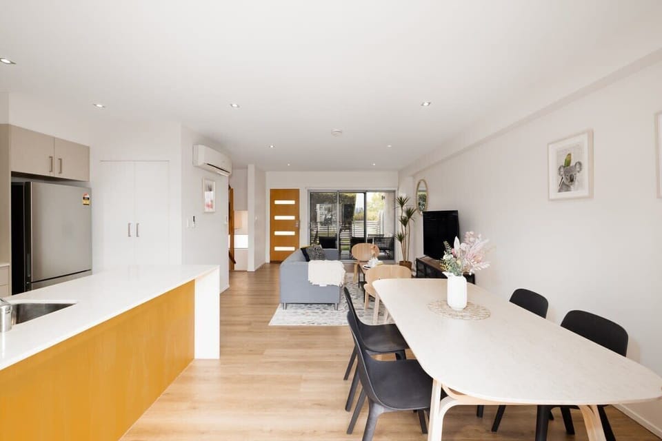 6 seat dining table