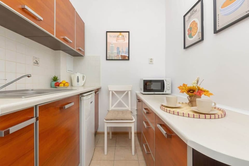 Fully equipped kitchen.