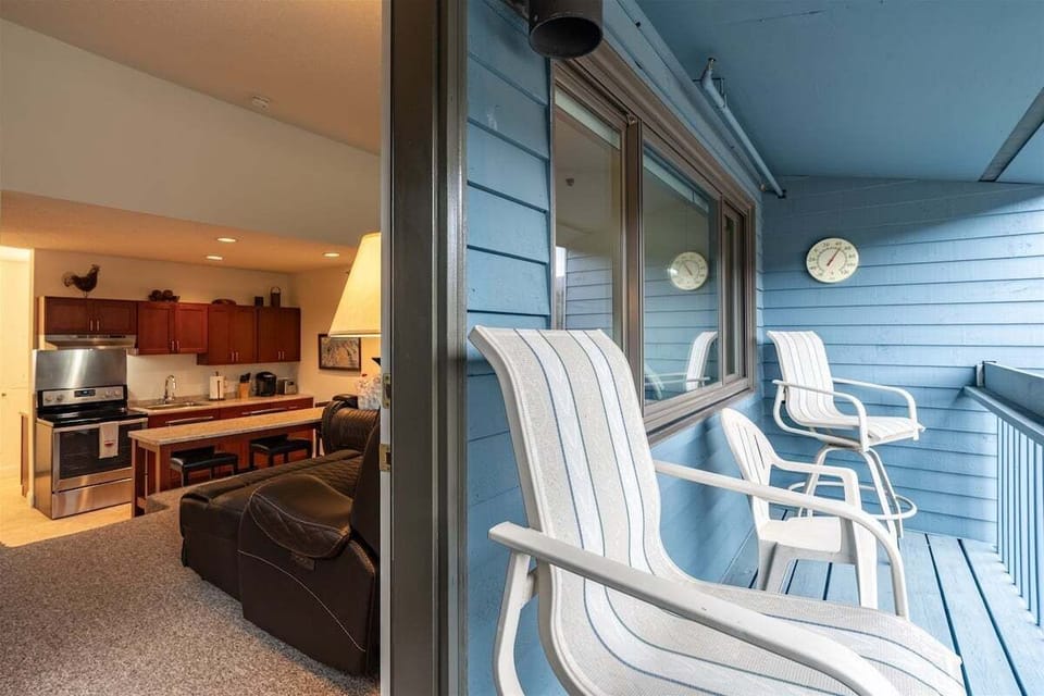 deck for enjoying coffee and cocktails