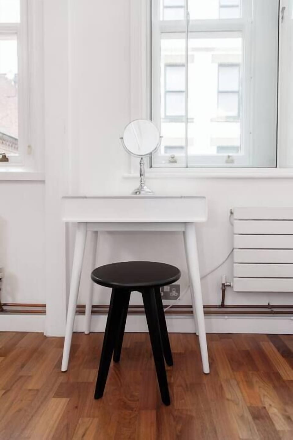 A handy dressing table and mirror, perfect for getting ready for a night out in the Northern Quarter