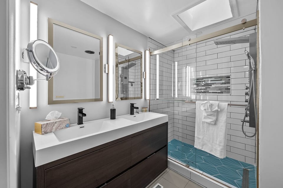 Full bathroom - dual sink and shower