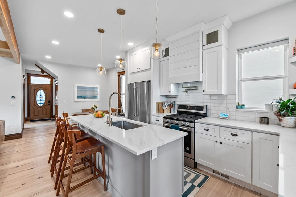 Fully Stocked Kitchen - Kitchen Island with Breakfast Bar Seating for 3