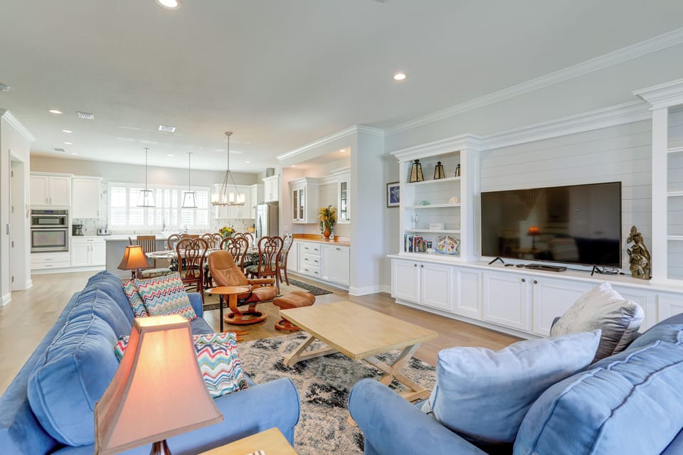 Apartment (3 Bedrooms) | Front of property