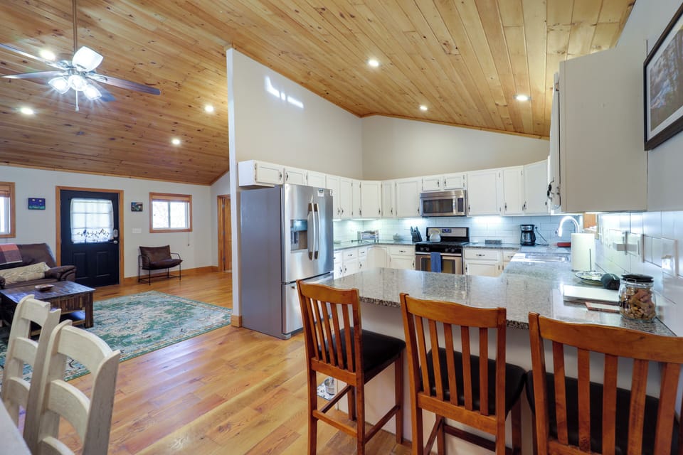 House (3 Bedrooms) | Interior
