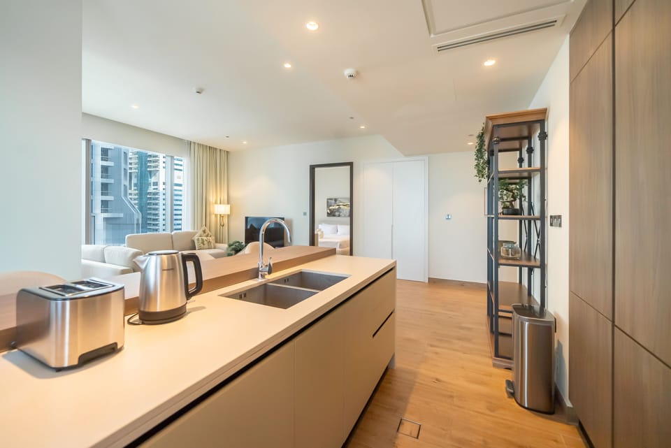 Standard Apartment | Private kitchen | Full-size fridge, microwave, oven, stovetop