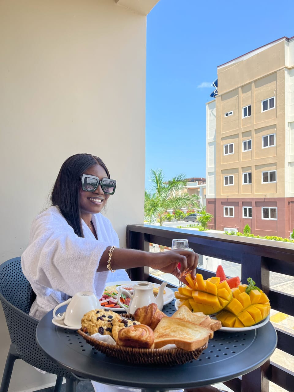 Free daily English breakfast