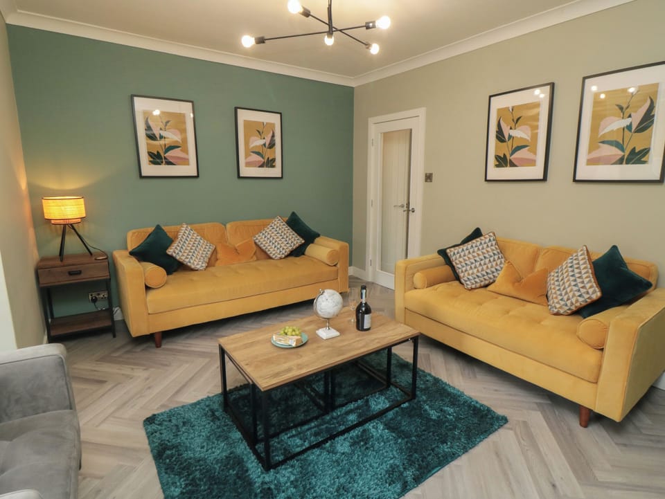 Cottage | Living area