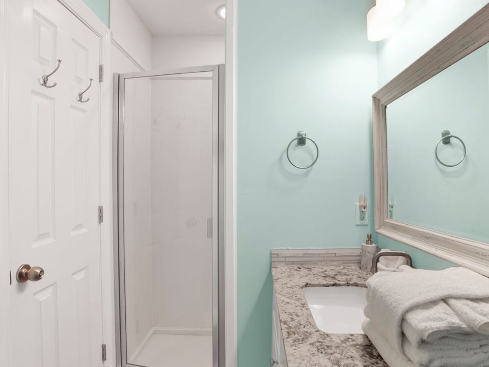 San Deluna #6 by Southern Vacation Rentals Apartment in Pensacola Beach