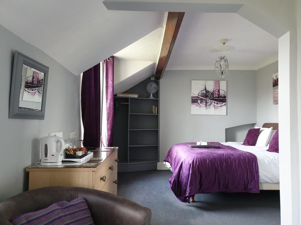 Superior Double Room, Ensuite (River View)
