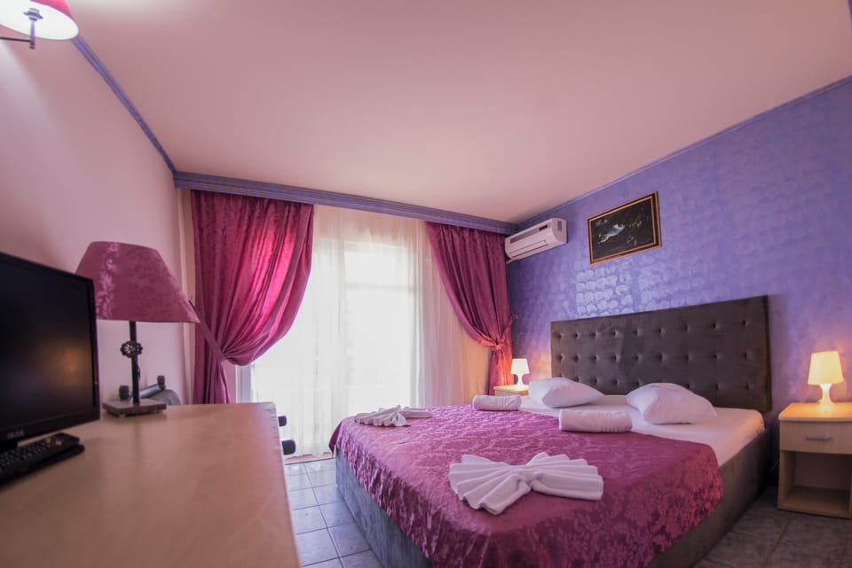 Double Room | Desk, free WiFi