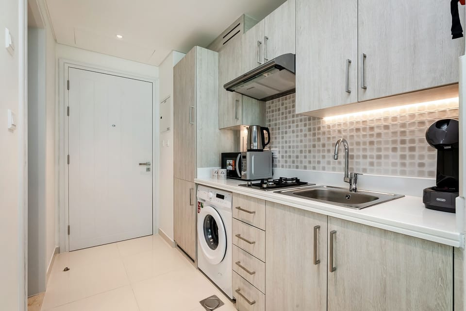 Superior Studio, Balcony, City View | Private kitchen | Fridge, microwave, stovetop, espresso maker