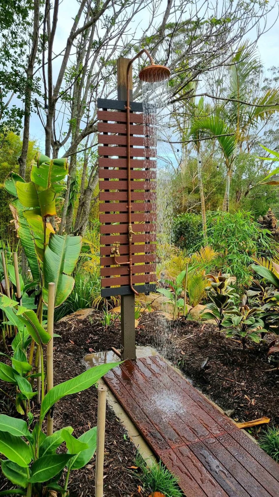 Outdoor Copper Soak Rinsing Shower