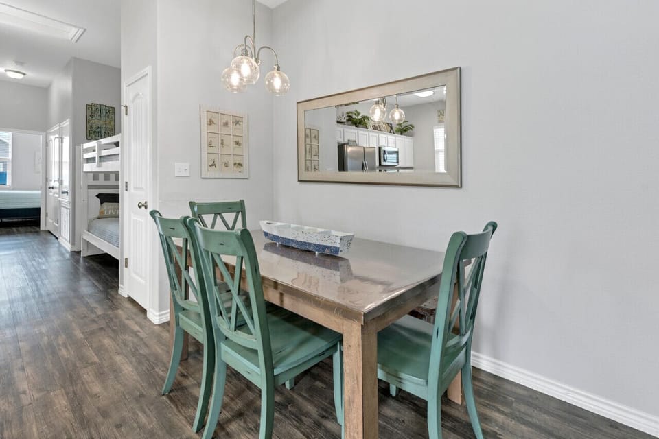 Dinning Table Left Property