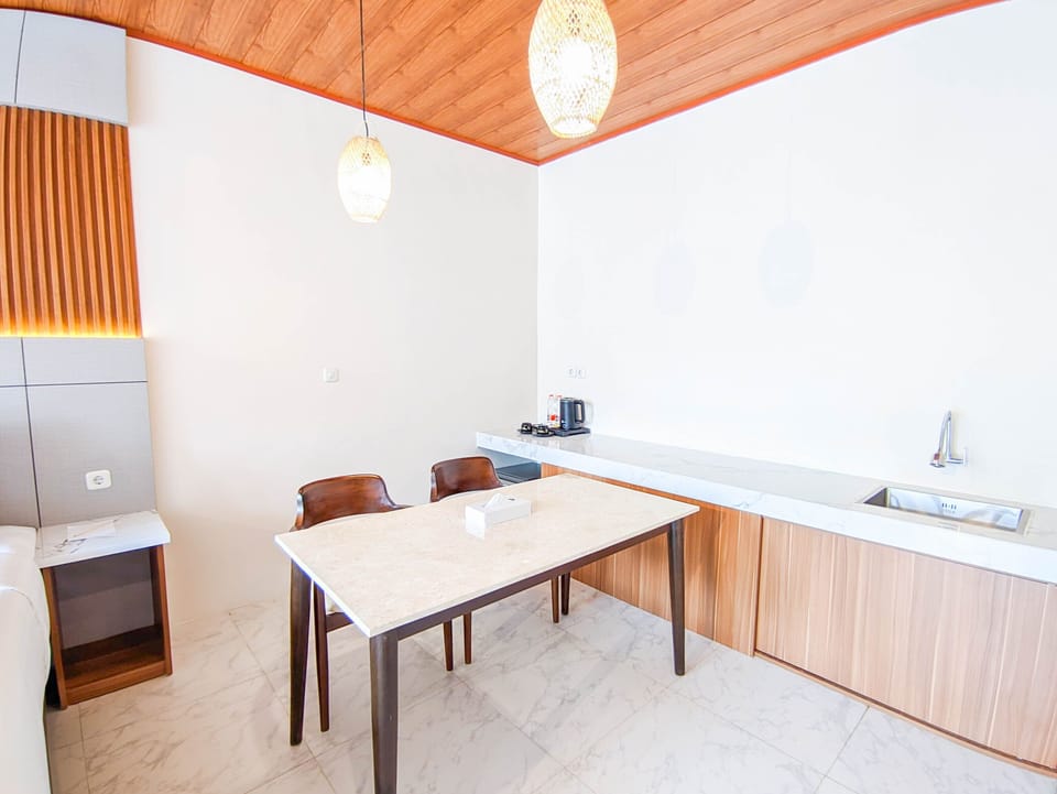 Villa, 1 Bedroom | Private kitchenette | Mini-fridge, electric kettle