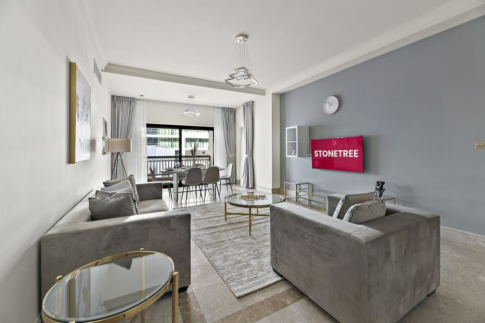 Executive Apartment, 2 Bedrooms | Living area