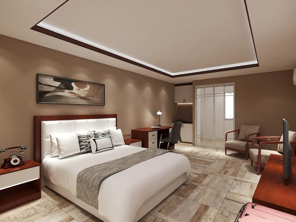 Luxury Room | 1 bedroom, desk, laptop workspace, iron/ironing board
