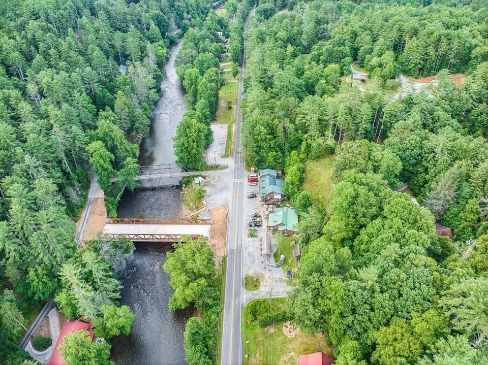 New Shallowford Bridge and Iron Grill Restaurant