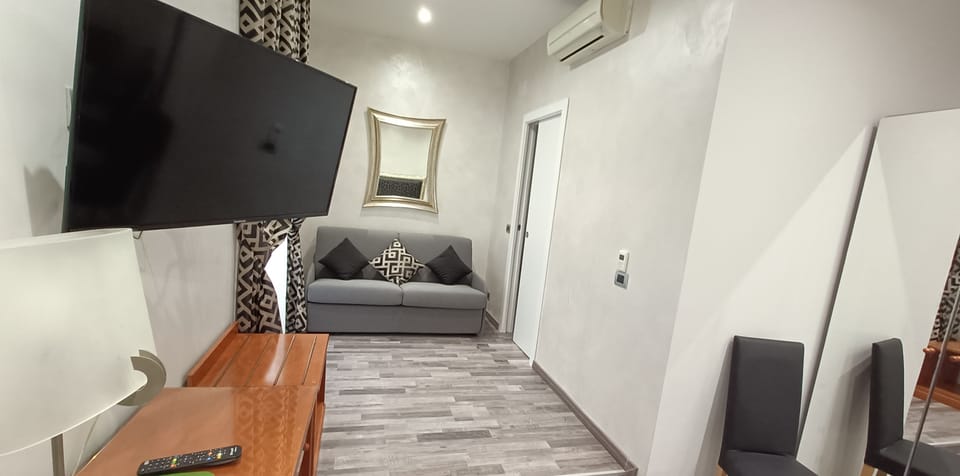 City Suite | In-room safe, laptop workspace, free WiFi, bed sheets