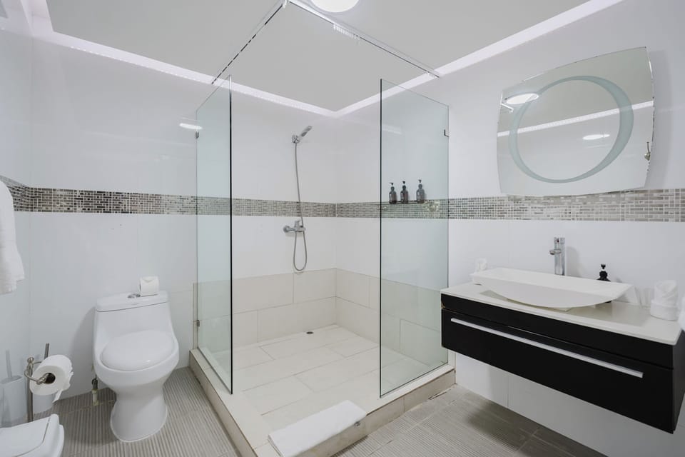 LAYAN Hotel & Spa Hotel in Quepos