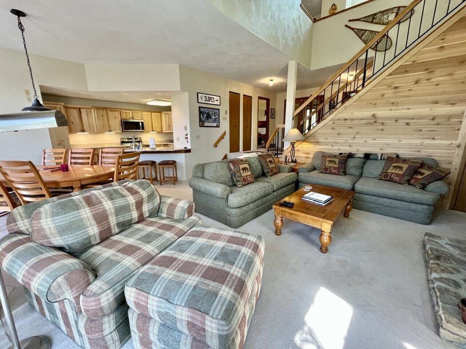 Open floor plan so everyone can spend time together