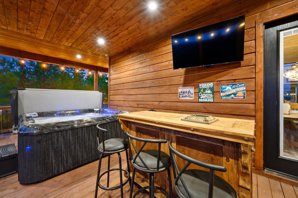 Out door bar and 2 TV's on back deck