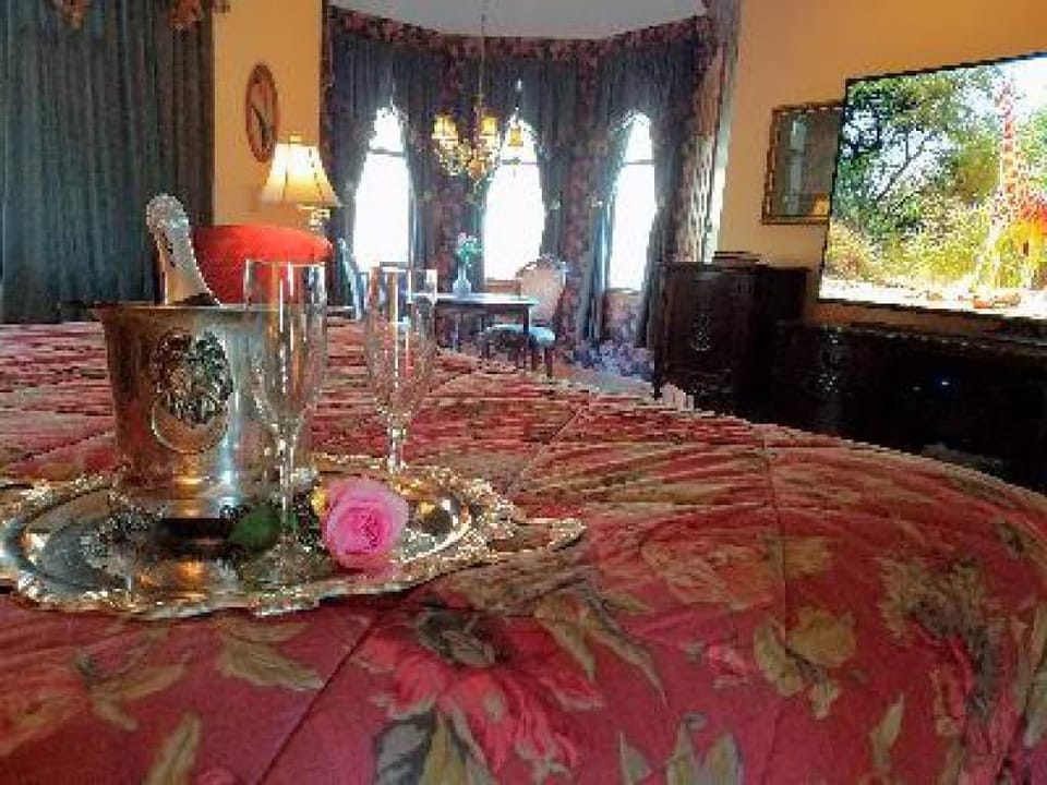 Superior Double Room, Private Bathroom, Lake View (Lord Tennyson Penthouse) | Premium bedding, minibar, individually decorated, individually furnished