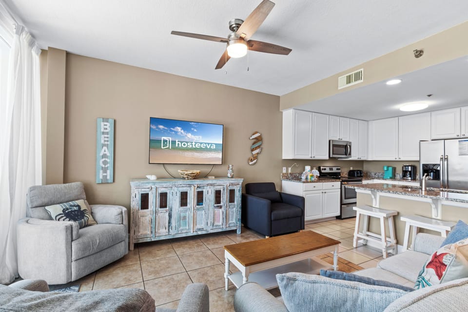 Comfort Condo, 3 Bedrooms, Non Smoking, Beach View | Living room | 64-inch Smart TV with cable channels