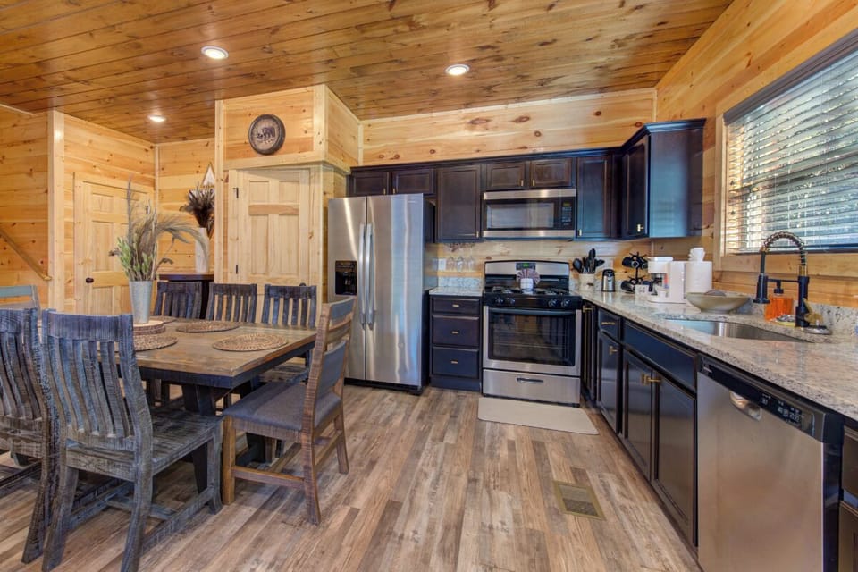 Rustic Modern Mountain Cabin's fully equipped kitchen