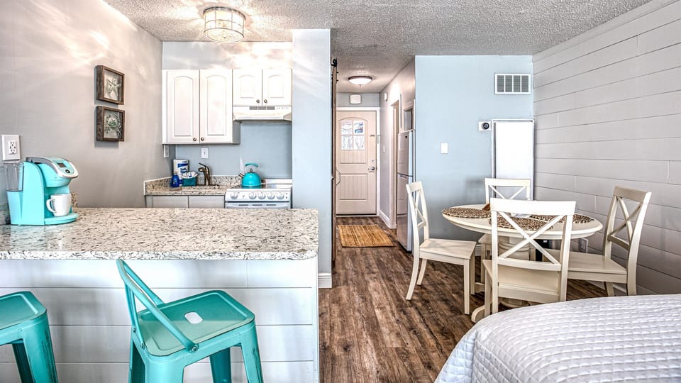 Fully equipped kitchen with everything you need for easy meals