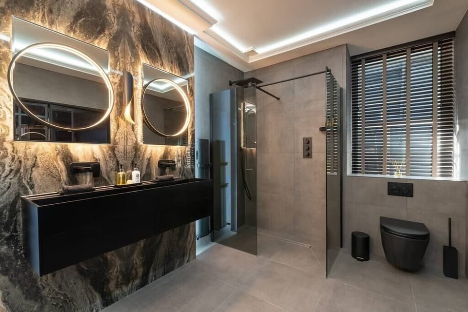 Nothing is more relaxing than a warm shower after a day of sightseeing.