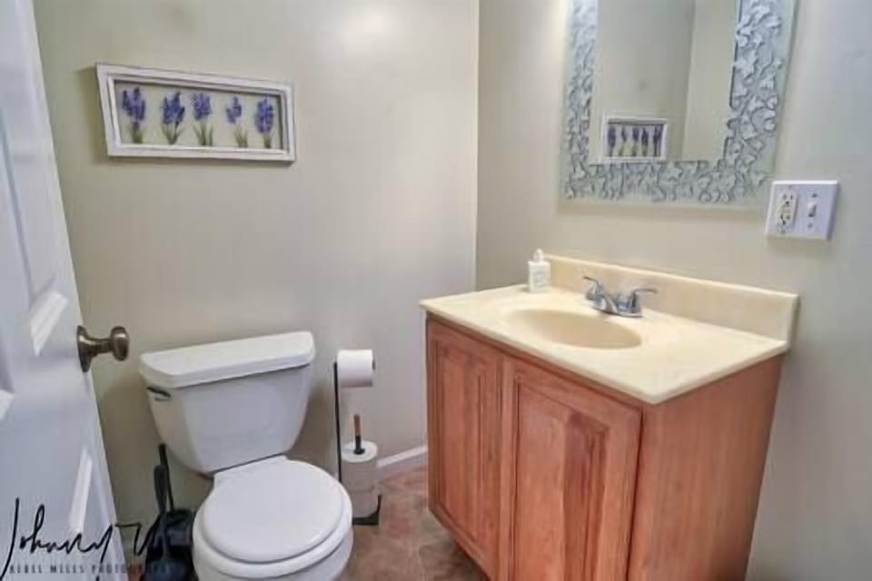 Downstairs half bath