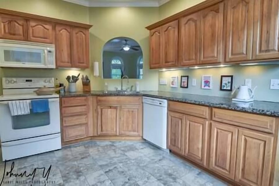 Kitchen (2)
