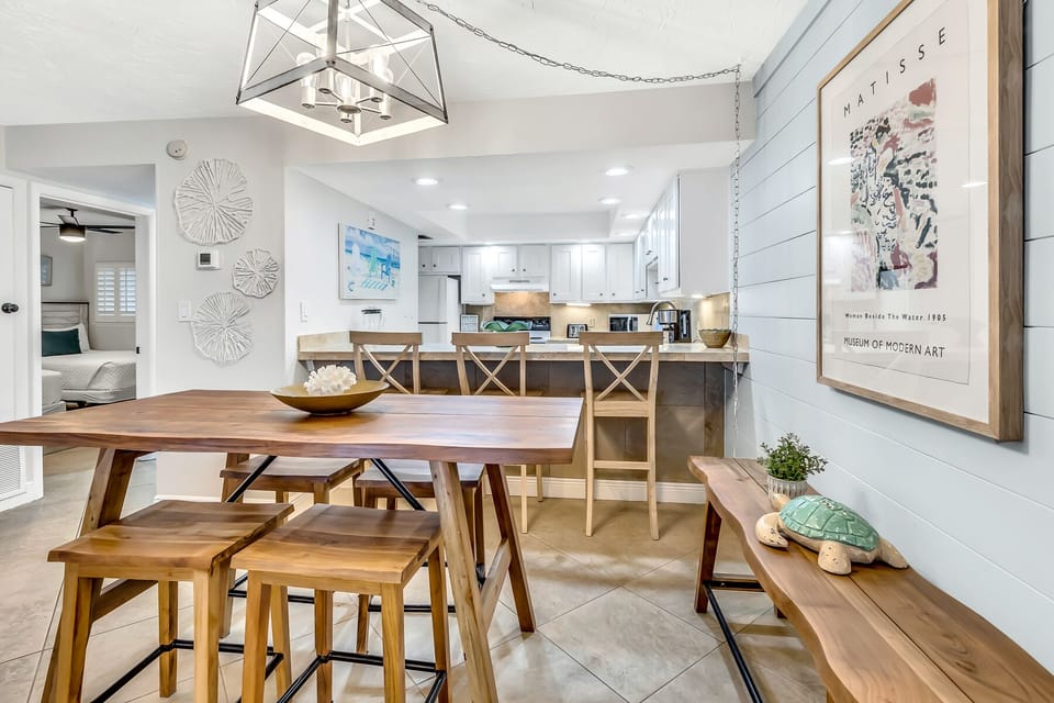 Bar seating for 3