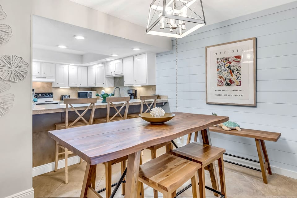 Live edge table with dining for 4-6