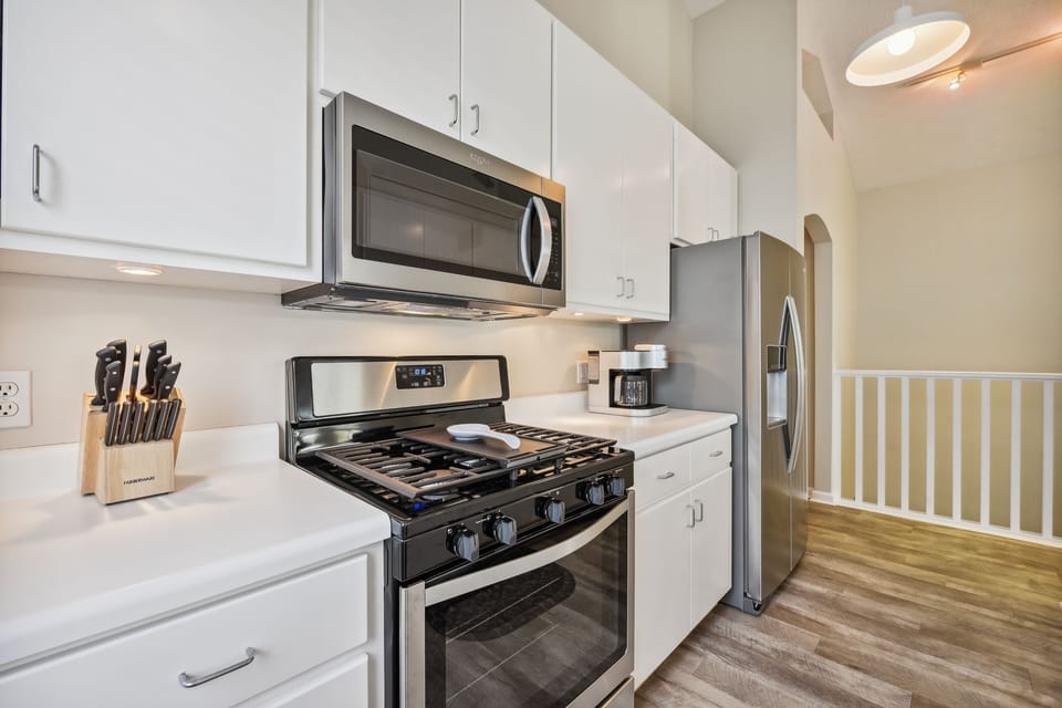House, 3 Bedrooms | Private kitchen | Full-size fridge, stovetop, dishwasher, coffee/tea maker