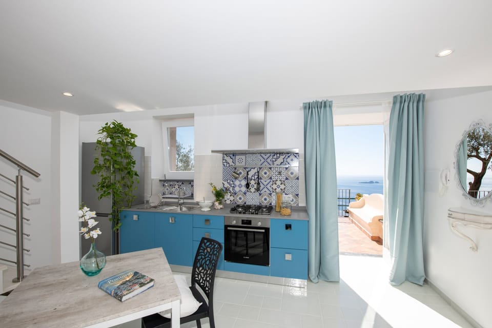 House, Private Pool, Sea View | Living area | 32-inch flat-screen TV with digital channels