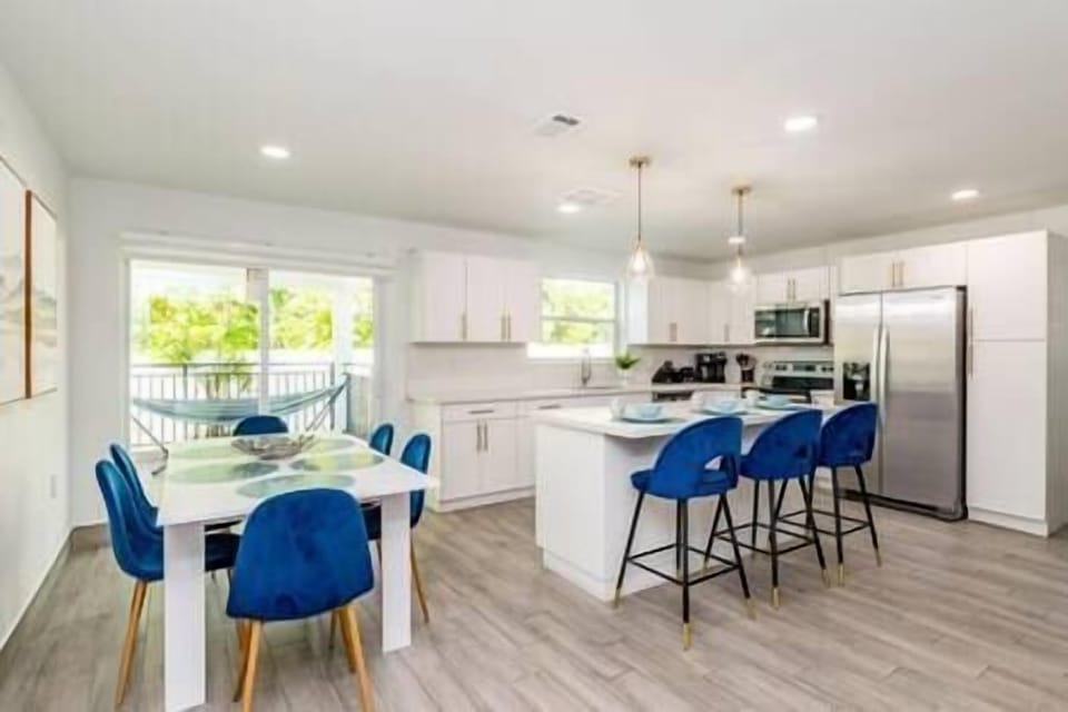 12e55da5 d55f 4013 b208 c0b8652fd7ef