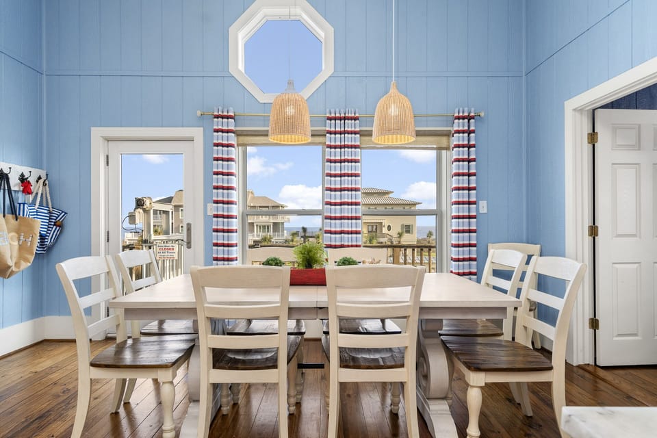 Enjoy the Views while eating