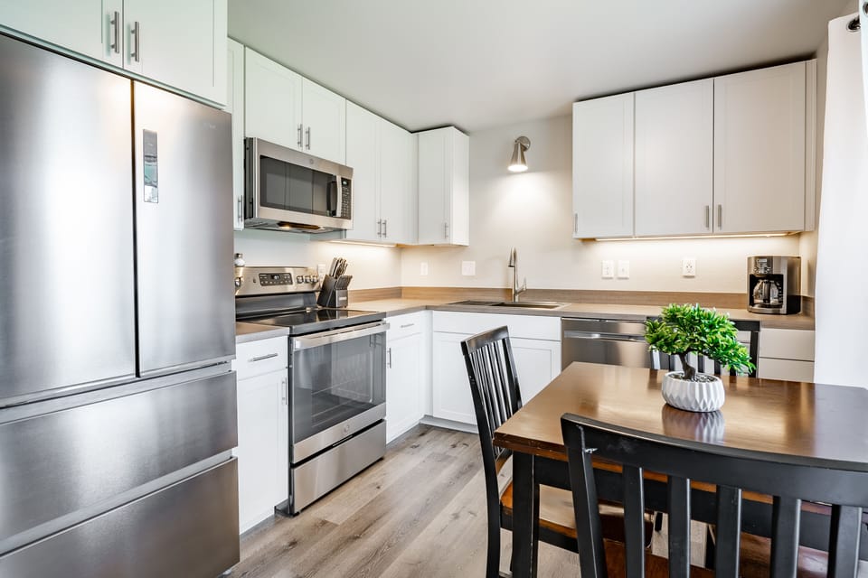 full kitchen