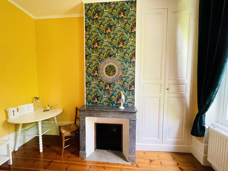 Chambre Familiale Lys | Individually decorated, desk, blackout drapes, iron/ironing board