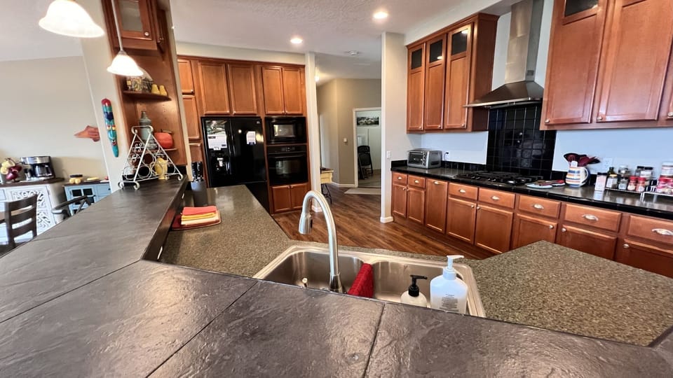 Easy kitchen for cooking.