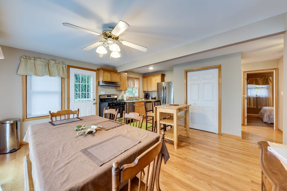Dining Area | Main Level