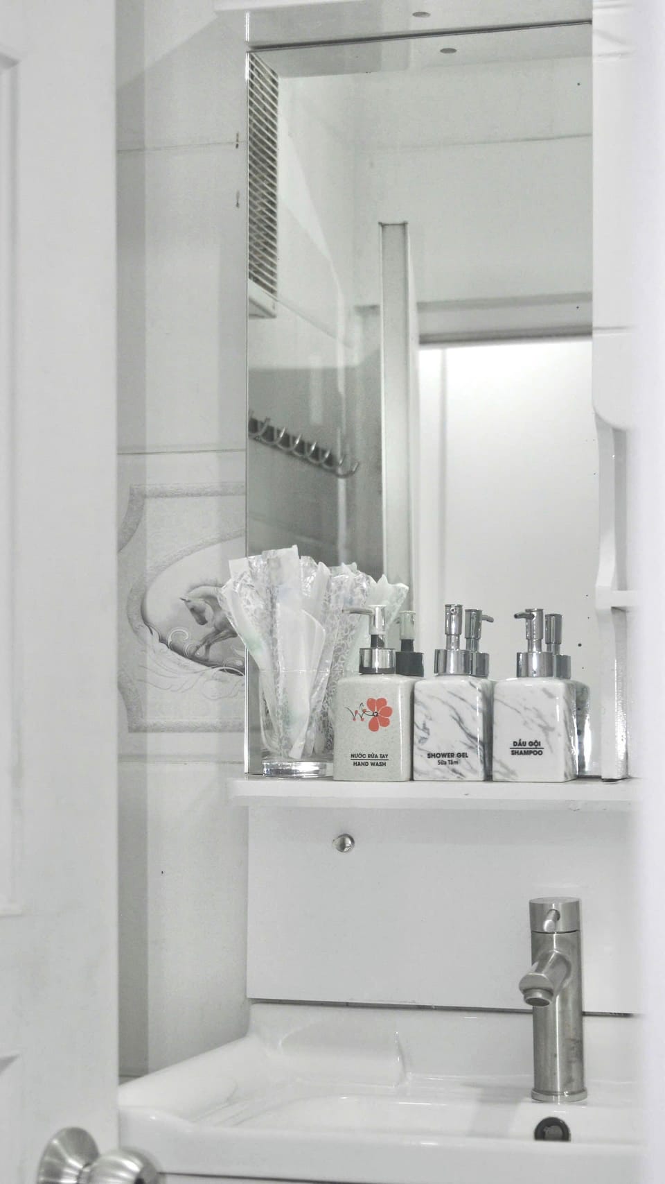 Family Studio | Bathroom amenities | Shower, rainfall showerhead, free toiletries, hair dryer
