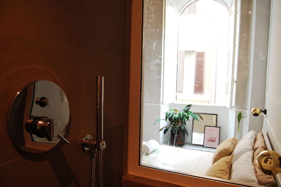 Deluxe Double Room | Bathroom | Shower, rainfall showerhead, hair dryer, bidet